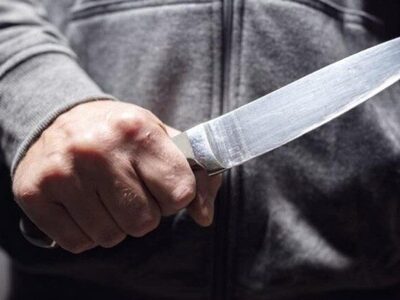 Αδέρφια έβγαλαν μαχαίρια και απειλούσαν ...