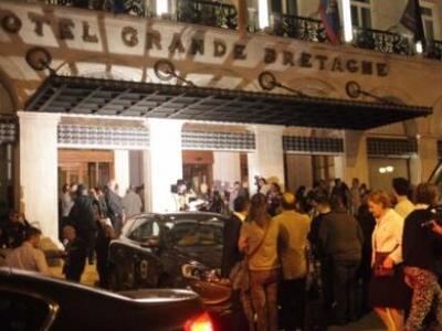 Έφθασε στην Αθήνα η Αμάλ Αλαμουντίν - Άσ...