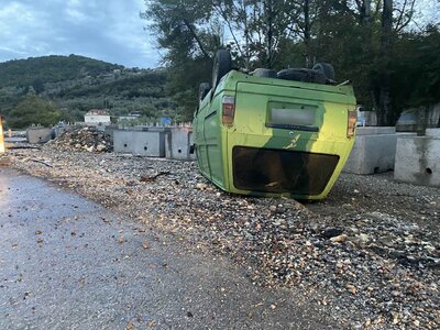 ΔΕΙΤΕ ΦΩΤΟ: Εκτροπή κλούβας– Άφαντος ο οδηγός