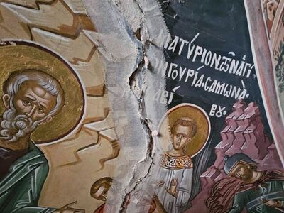 Σεισμός στο Άγιο Όρος: Ρωγμές σε αγιογρα...