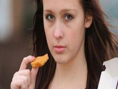 17 χρονη τρώει μόνο κοτομπουκιές τα τελε...