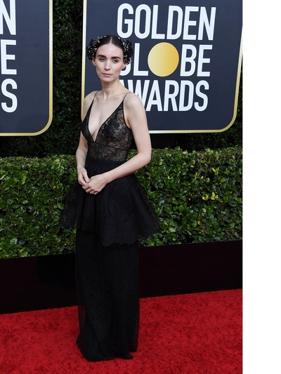 Ρούνει Μάρα με Givenchy