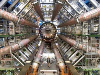 Το CERN έρχεται στην Πάτρα και "ψάχ...