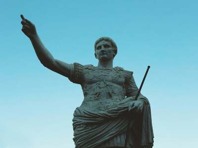 Τι σημαίνει η φράση «Και συ τέκνον Βρούτ...