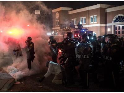Το Μιζούρι φλέγεται - Οργή και χάος στο ...