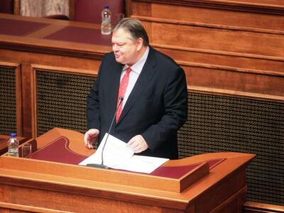 Ολοκληρώθηκε η ομιλία Βενιζέλου - Οδεύει...