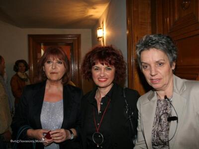 Δείτε στιγμιότυπα από τη πρεμιέρα του θε...