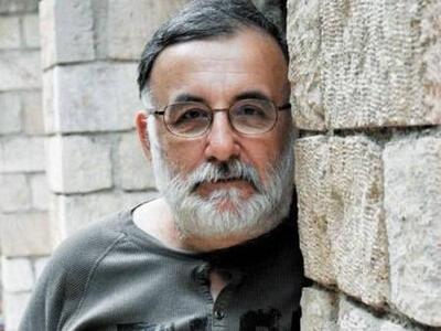 Μικρούτσικος και Θηβαίος κάνουν ποδαρικό...