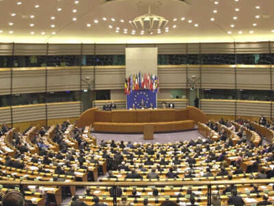 ΕΕ: Συμφωνία για το 5ο πακέτο κυρώσεων κ...