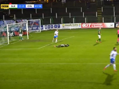 Τερματοφύλακας τρελάθηκε με αμυντικό του...