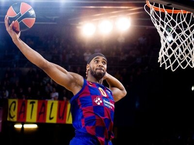 Ντέιβις: Τρολάρει την οικογένεια του με ...