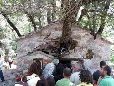 Χιλιάδες πιστών στην Αγ. Θεοδώρα Βάστα, ...