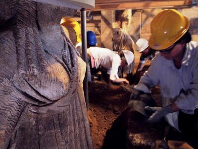 Η Περιστέρη φουντώνει τη σεναριολογία γι...