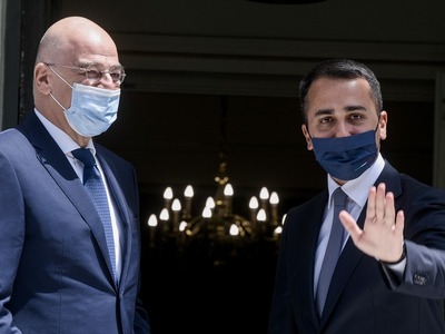 LIVE: Υπογράφεται η συμφωνία ΑΟΖ μεταξύ ...