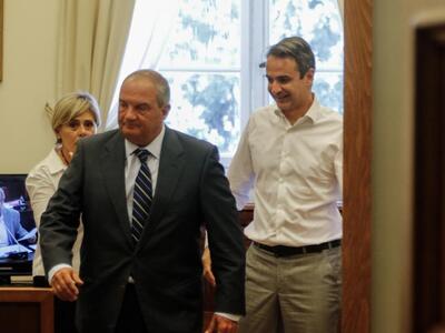 Συναντήσεις Μητσοτάκη με Καραμανλή και Σαμαρά