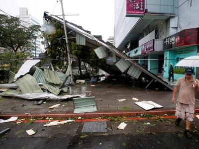 Ταιβαν: Ισχυρός τυφώνας αφήνει στο πέρασ...