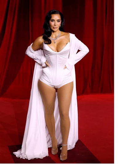 Κιμ Καρντάσιαν με vintage Mugler