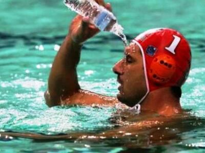 Και στα 41 του κάνει τη διαφορά ο Καραμπέτσος