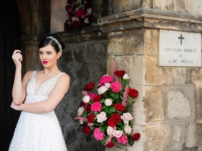 Νυφικό Demetrios με ανάγλυφες κεντημένες...