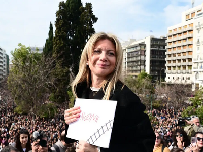 Καρυστιανού σε Κακλαμάνη: Δεν ήθελα εθιμ...