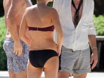 Eίναι αυτό κορμί ακριβοπληρωμένου μοντέλ...