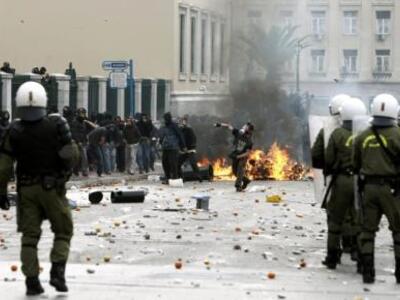Στη Βουλή κατευθύνεται ο Γιώργος Παπανδρέου 