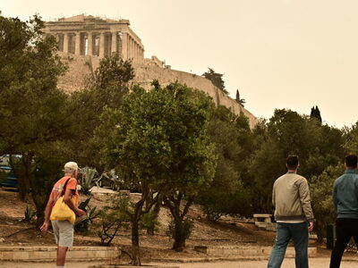 Καιρός: Ανοιξιάτικη Κυριακή με θερμοκρασ...
