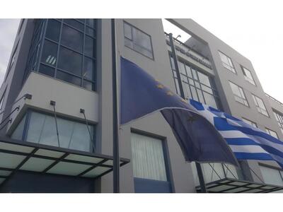 Πάτρα:Μεσίστιες οι σημαίες και στην Περι...