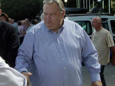 Βενιζέλος για Τσίπρα: Είτε τελεί σε σύγχ...