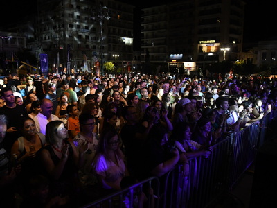 ΔΕΙΤΕ ΦΩΤΟ: Η Πάτρα διασκέδασε το Σάββατο με τους Locomondo