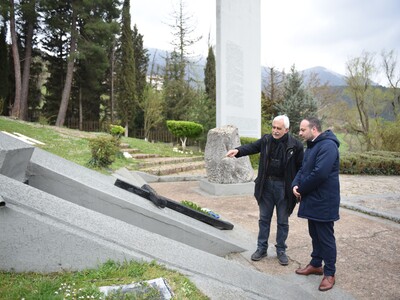 ΣΥΡΙΖΑ: Ο Θεμιστοκλής- Ανδρέας Μπάκας επ...