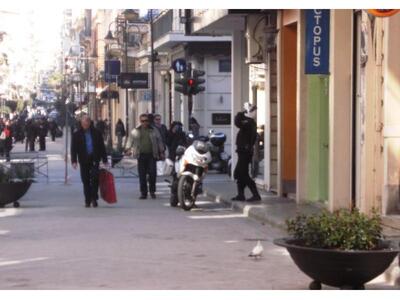 Ρήγα Φεραίου: Και ο αστυνομικός με το μη...