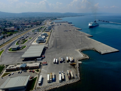 Πάτρα: Συνελήφθησαν 4 άτομα με πλαστά τα...