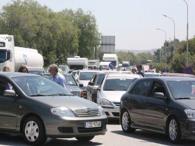 Κλειστή η Πατρών - Κορίνθου, "ουρές...