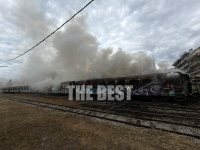 Φωτιά στο παλιό αμαξοστάσιο του ΟΣΕ- Ο κ...