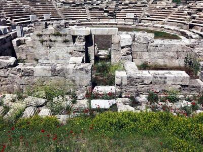 Αιγιάλεια: Συναυλία στις Αιγές στη σκιά ...