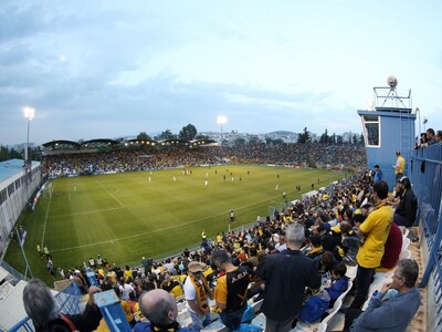 «Πράσινο» φως για κόσμο στα γήπεδα