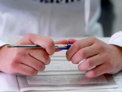 «Μπλοκάρει» για έναν χρόνο το νέο σύστημ...