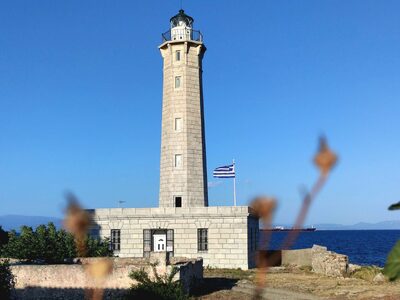 Ο εντυπωσιακός φάρος του Γυθείου από ψηλ...