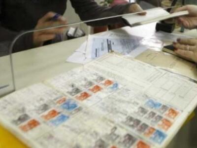 116.000 Έλληνες ακόμα περιμένουν να πάρο...