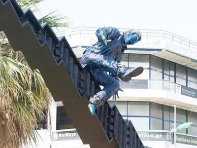 Η κρίση απέκτησε το ...γλυπτό της στη λε...