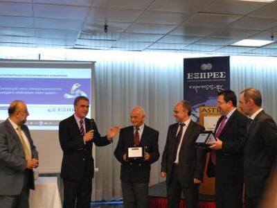 Πάτρα: Η Εξπρές τίμησε τους Βασίλη Μακιό...