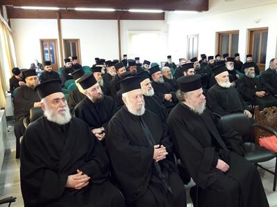 Πορεία ιερέων στο Αίγιο για το Μακεδονικ...