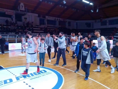 Νίκη... πλέι οφ για τον Απόλλωνα απέναντ...