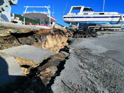 Ζάκυνθος: Ο σεισμός άφησε πίσω του 275 α...