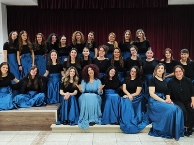 Η χορωδία BelCantes Αγίου Ανδρέα Εγλυκάδ...