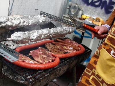 Πάτρα: Τσικνοπέμπτη στην λέσχη «Αναιρέσε...