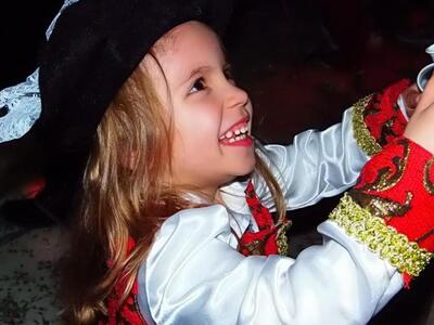 Αποκριάτικο καραγκιοζοπάρτι χρωμάτων στο...