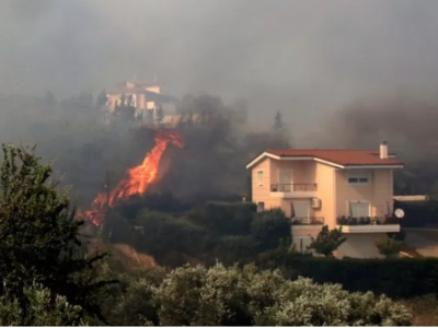 Δύσκολη νύχτα στα πύρινα μέτωπα της Μαγν...