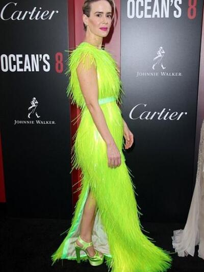 ΣΑΡΑ ΠΟΛΣΟΝ ΜΕ PRADA